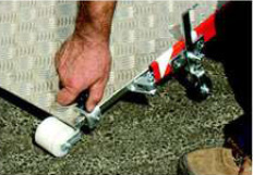 Rampa pieghevole servoassistita portata fino a 1800kg per furgoni Ford Transit - serie PC