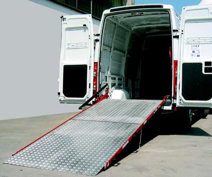 Rampa pieghevole servoassistita portata fino a 1800kg per furgoni Volkswagen Crafter- serie PC