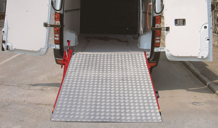 Rampa pieghevole servoassistita portata fino a 500kg per furgoni Ford Connect- serie PM PE