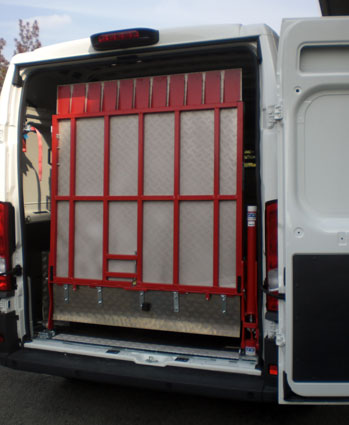 Rampa pieghevole servoassistita portata fino a 500kg per furgoni Peguet Expert - serie PM PE