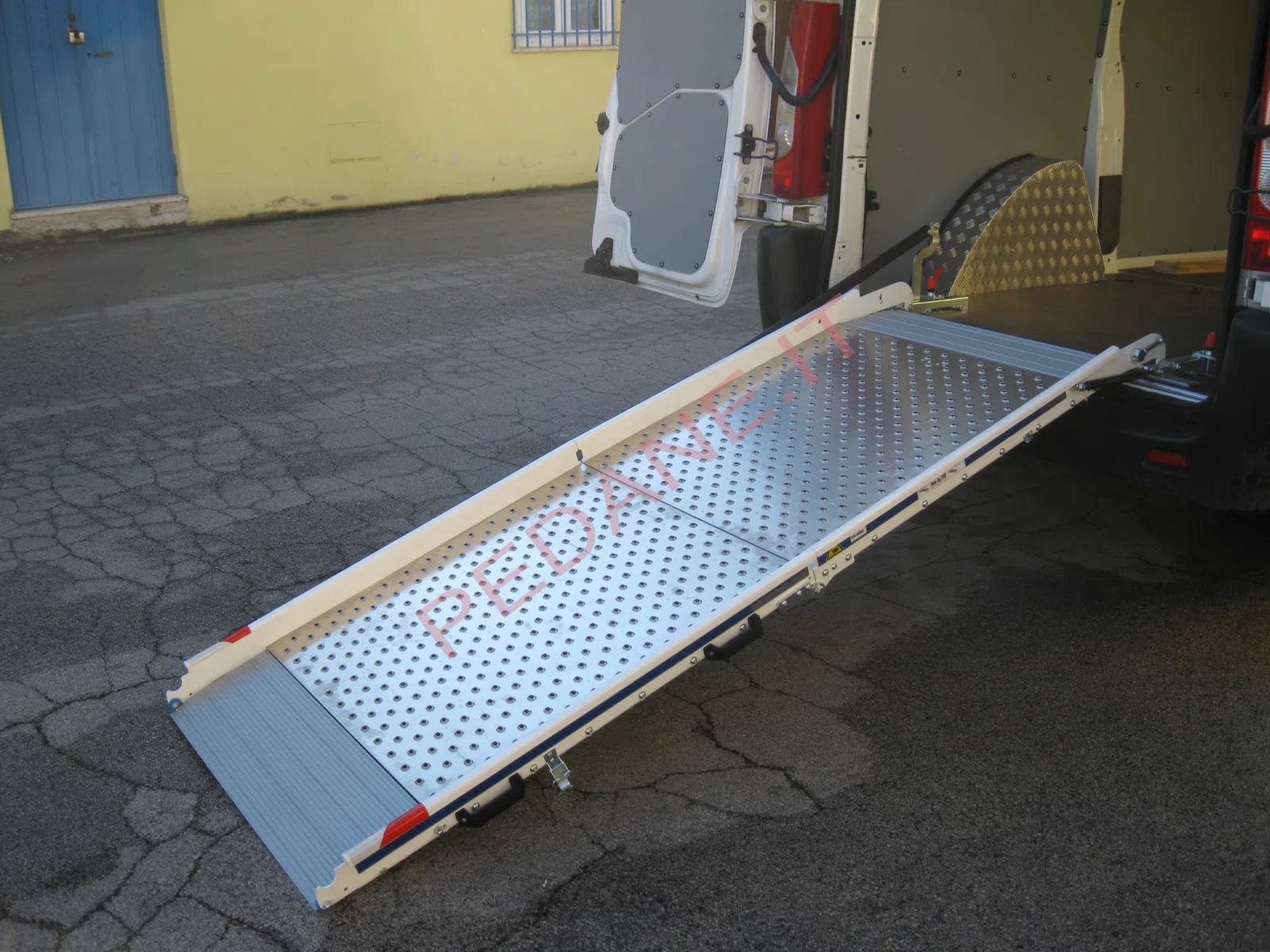 Rampa Peugeot Expert - Serie Superlight 250 kg