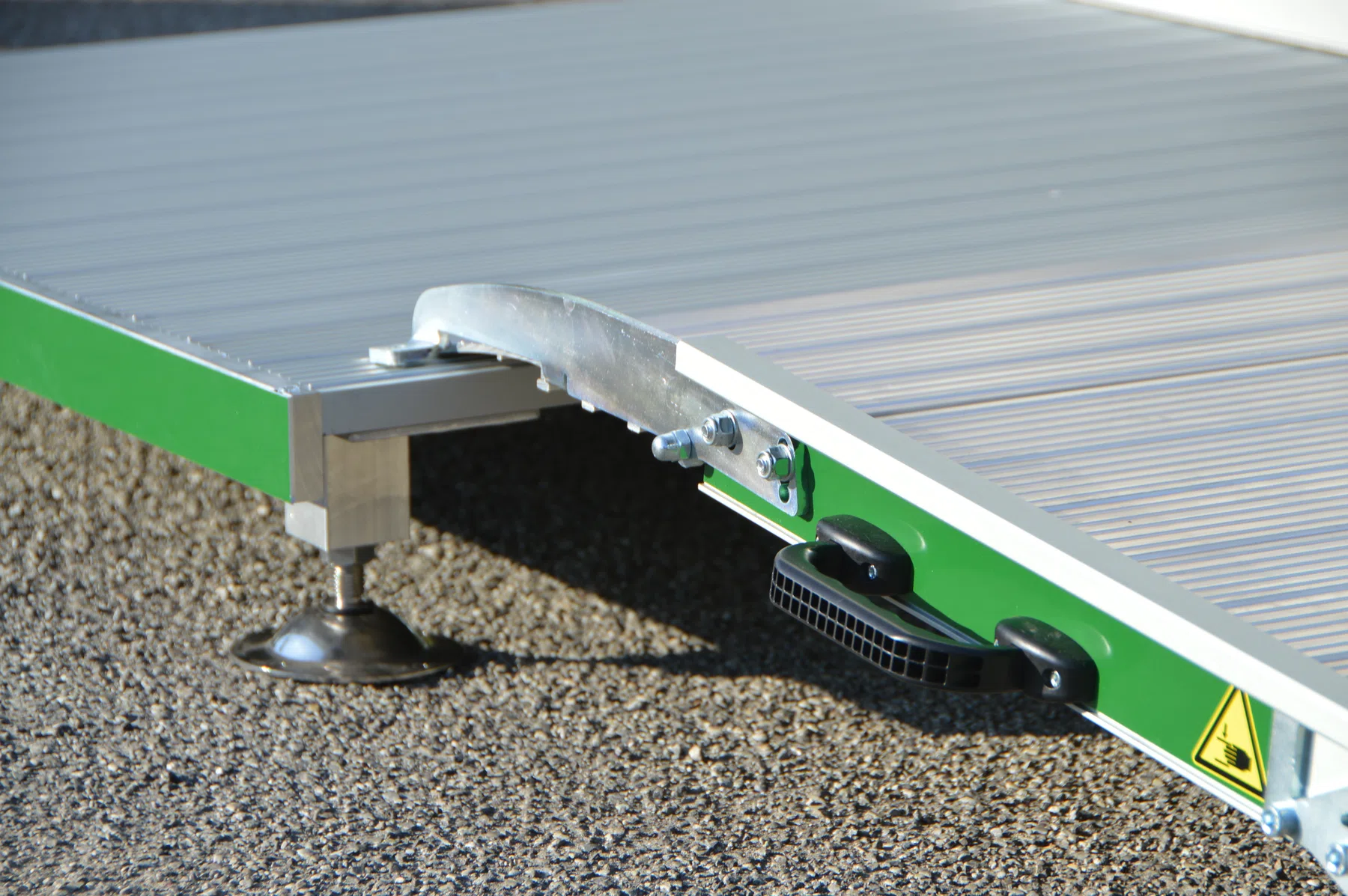 Rampa modulare in alluminio per superamento barriere architettoniche - installazione 37